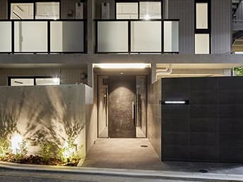 フォルターナ浦和元町_玄関前